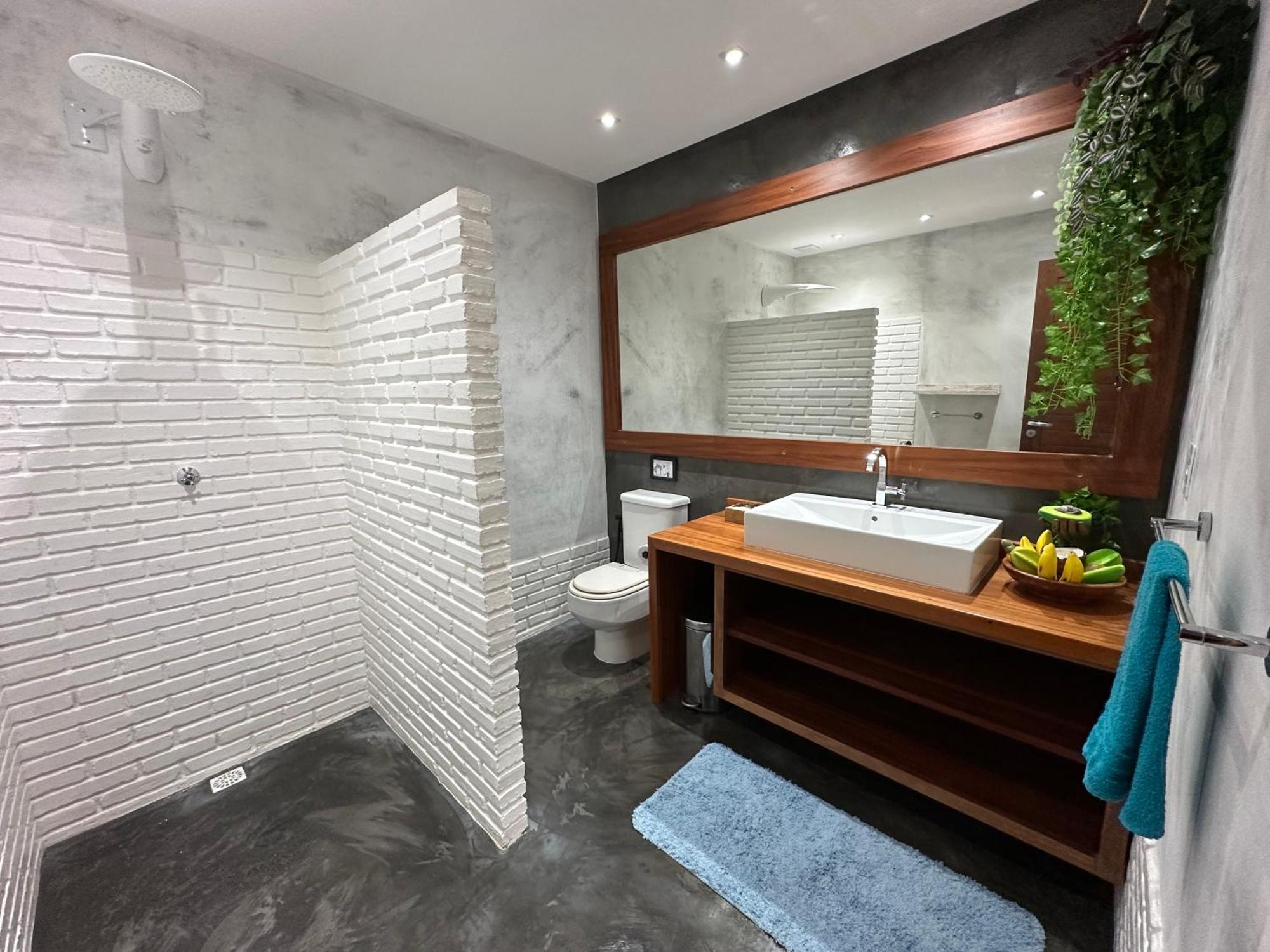 Oasis Inn 3*